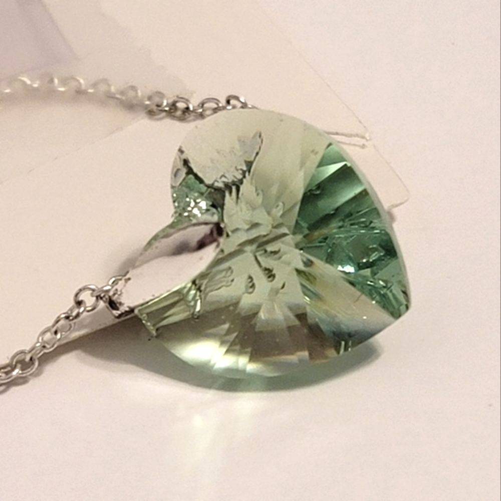 Brilliance Fine Silver Plated Jewelry Small Green Swarovski Crystal Heart Charm - Picture 6 of 9